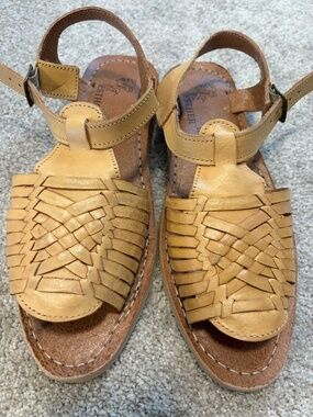 Butter Yellow Hurache Sandals